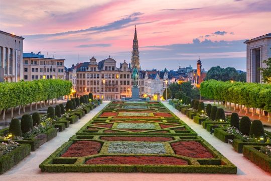 Brussels Rådhus og Mont des Arts Pladsen