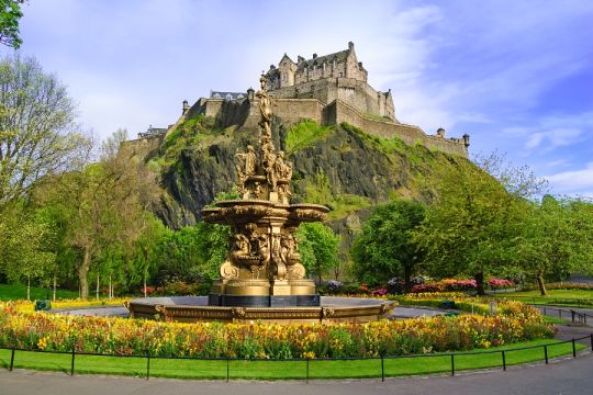 Ross fountain landmark ved Edinburgh Castle