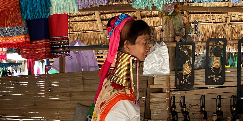 langhalsede Padaung-thaier